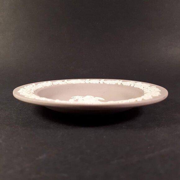 Extremely Rare !!! Wedgwood Jasperware Lilac Plate Dish Cherub - 4 1/2 inch - Picture 2 of 5